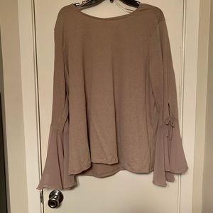 LC bell-sleeve blouse